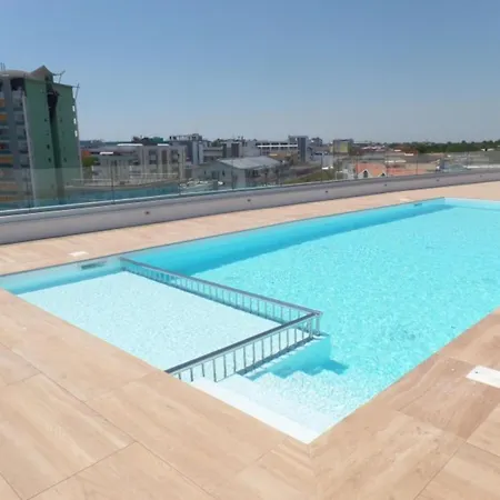 Living Flat With Pool And Parking Apartament