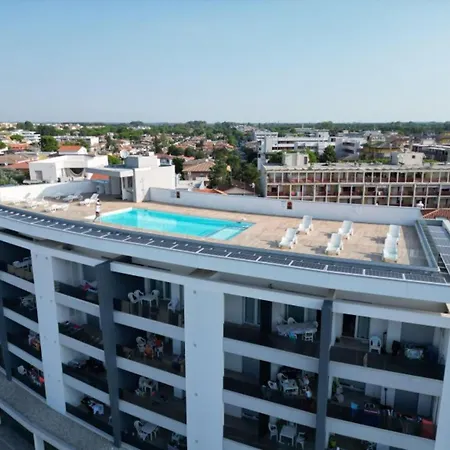 Living Flat With Pool And Parking Apartament *