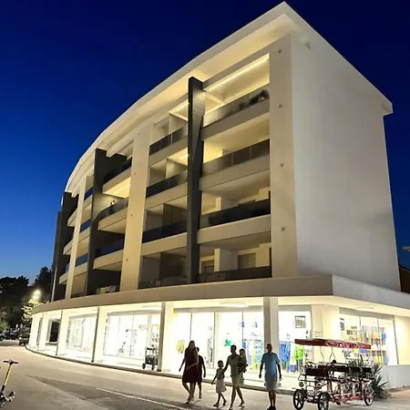 Living Flat With Pool And Parking Apartament *
