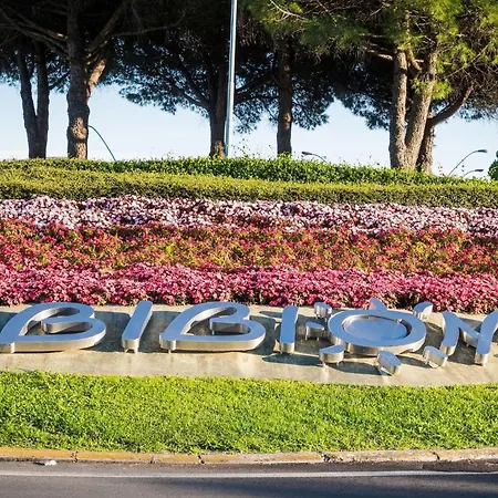Living Flat With Pool And Parking Bibione