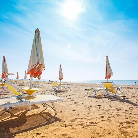 Living Flat With Pool And Parking Apartament Bibione
